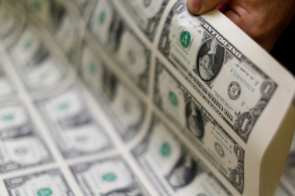 05102020dolar1380