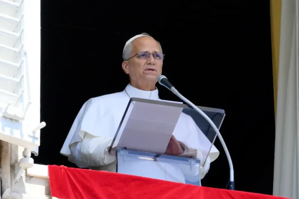 2026-08-09t161318z_1_lynxmpem780ag_rtroptp_4_pope-prayer