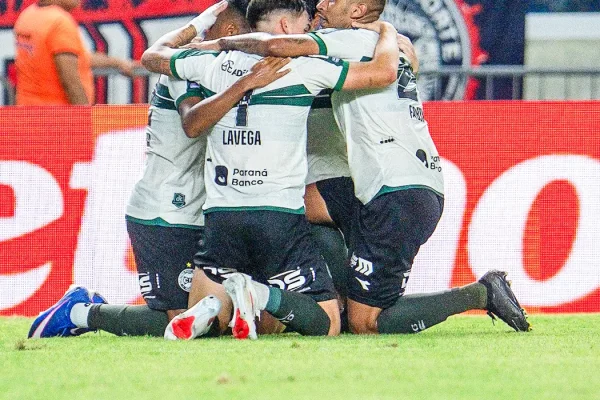 de_virada_coritiba_vence_remo_no_fim_da_25a_rodada_do_brasileirao