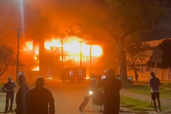 incendio_causa_danos_a_predio_da_universidade_federal_de_pernambuco-1