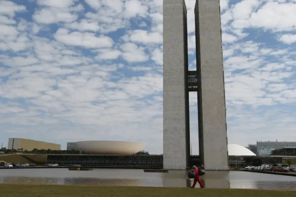 palacio_do_congresso_nacional_250620213593-1